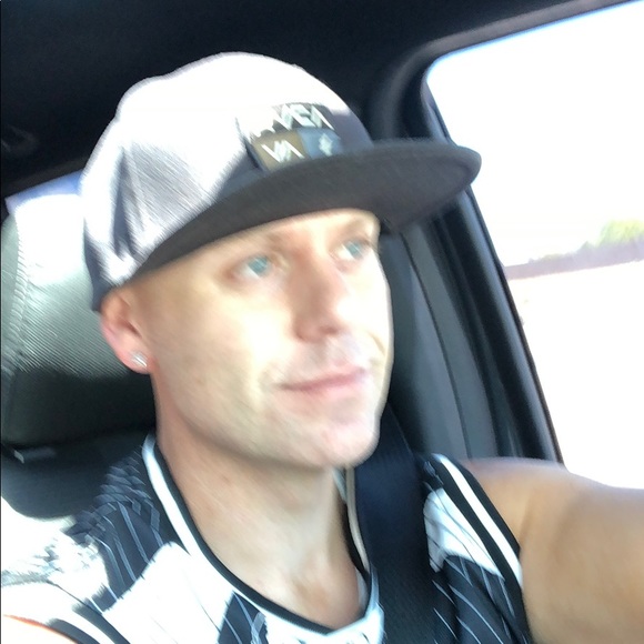 Meet your Posher, Kyle - Picture 3 of 3